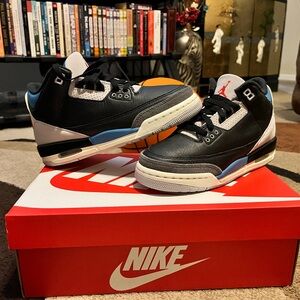 Nike Air Jordan 3 Retro OG "Rare Air" Boys Size 6